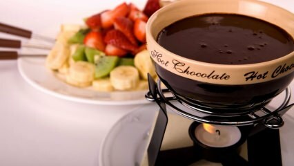 Czy jedzenie fondue powoduje przyrost masy ciała? Przepis na czekoladowe fondue w domu