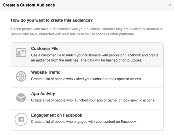 Wybierz opcję Plik klienta, aby utworzyć niestandardową grupę odbiorców biuletynów na Facebooku.