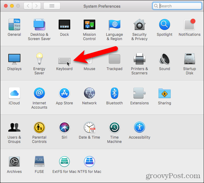 Kliknij opcję Klawiatura w Preferencjach systemowych na komputerze Mac