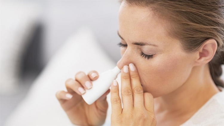 Spraye do nosa powodują trwałe uszkodzenie