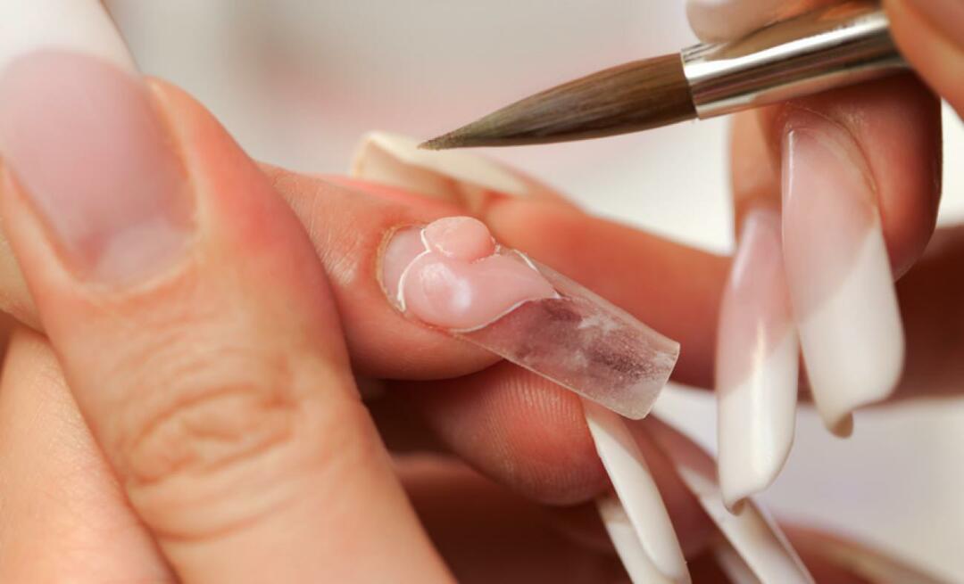Czym są paznokcie akrylowe i jak zrobić paznokcie akrylowe w domu? Aplikacja paznokci protetycznych 2023