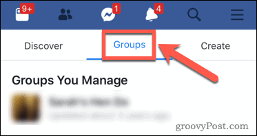 Aplikacja Facebook zarządza grupami