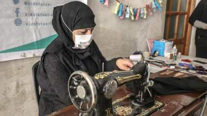 Ubrania naprawiane przez krawców-ochotników z Idlib stają się świętem dla dzieci