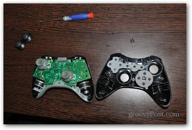 Zmień analogowe pałeczki kontrolera Xbox 360 otwarte