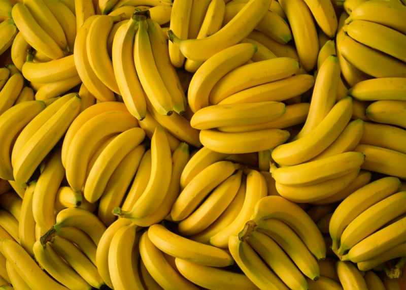 Jedzenie najbogatsze w potas: jakie są zalety bananów? Nie wyrzucaj skórki od banana!