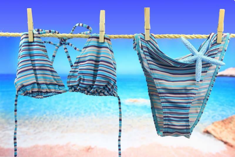 Jak prane są bikini i kostiumy kąpielowe? Sztuczki czyszczenia bikini i kostiumów kąpielowych