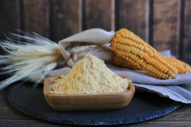 Jakie są zalety mąki kukurydzianej dla skóry? Jak zrobić maskę z mąki kukurydzianej?