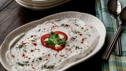 Jak zrobić najłatwiejszy sos haydari? Wskazówki dotyczące przygotowania sosu haydari w pełnej konsystencji