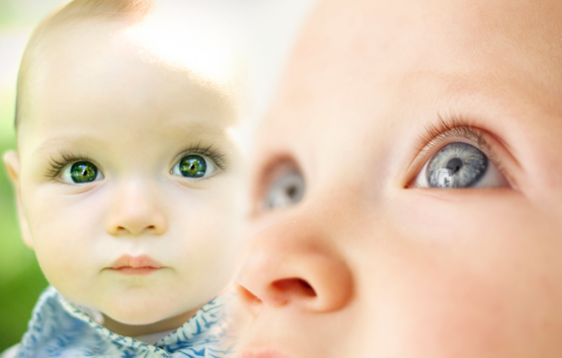 kolor oczu u niemowląt