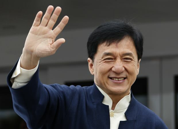 Słynna aktorka Jackie Chan rzekomo poddana kwarantannie od koronawirusa! Kim jest Jackie Chan?