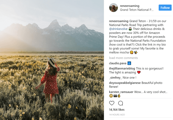 Renee Hahnel, wpływowa na Instagram, udostępnia w swoim biografii link promocyjny ze zniżką Drink Evolve.