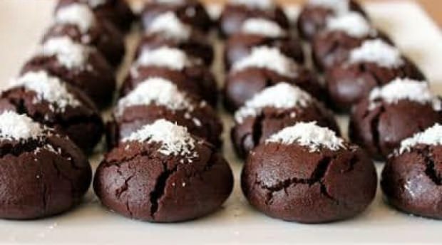 Jak zrobić najłatwiejsze ciasteczka Brownie? Przepis na mokre ciasteczka kakaowe