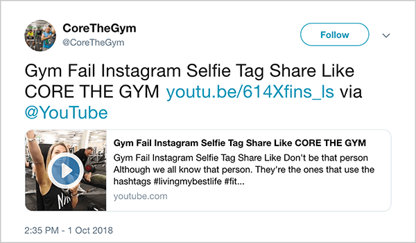 To jest zrzut ekranu tweeta z @CoreTheGym. Tweet mówi: „Gym Fail INstagram Selfie Tag Share Like CORE THE GYM” i zawiera linki do filmu na YouTube. Opis filmu to „Nie bądź taki jak ta osoba. Chociaż wszyscy znamy tę osobę. To oni używają hashtagów #livingmybestlife ”. Link do filmu to youtu.be/614Xfins_ls.