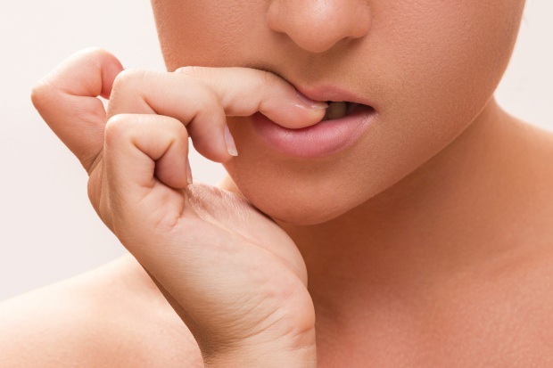 Choroby wywołane przez nawyk jedzenia paznokci