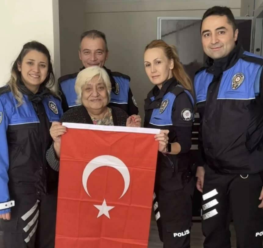 Niespodzianka Nazan Çim i ekip policyjnych