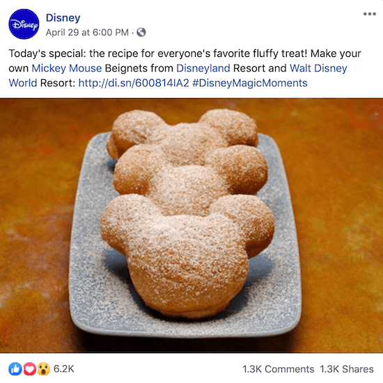 Post Disneya na Facebooku z linkiem do przepisu na beignety Myszki Miki