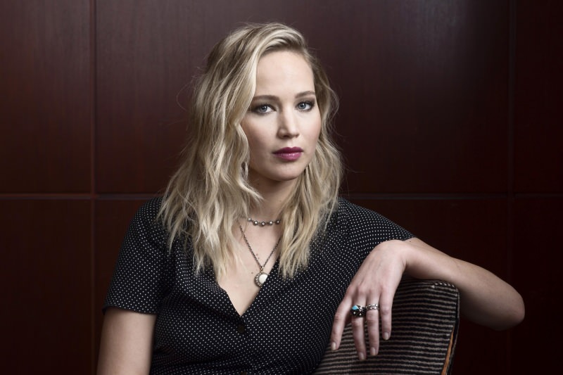 Straszne chwile na planie! Szkło eksplodowało na twarzy Jennifer Lawrence