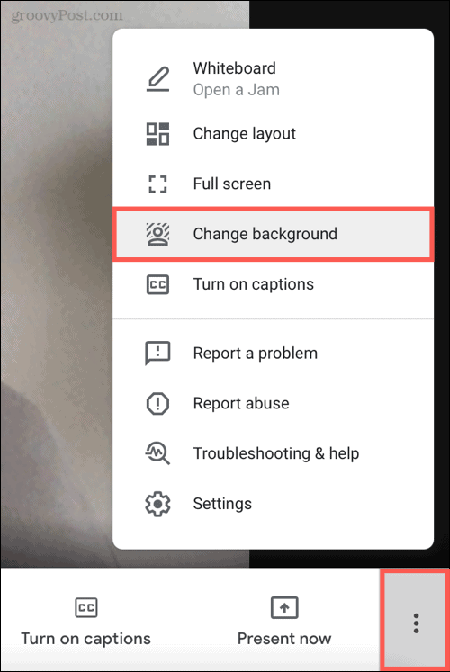 Więcej opcji, zmień tło w Google Meet