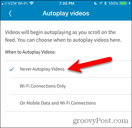 Stuknij opcję Nigdy nie odtwarzaj automatycznie filmów wideo na LinkedIn