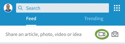 Poszukaj ikony kamery wideo w aplikacji mobilnej LinkedIn.