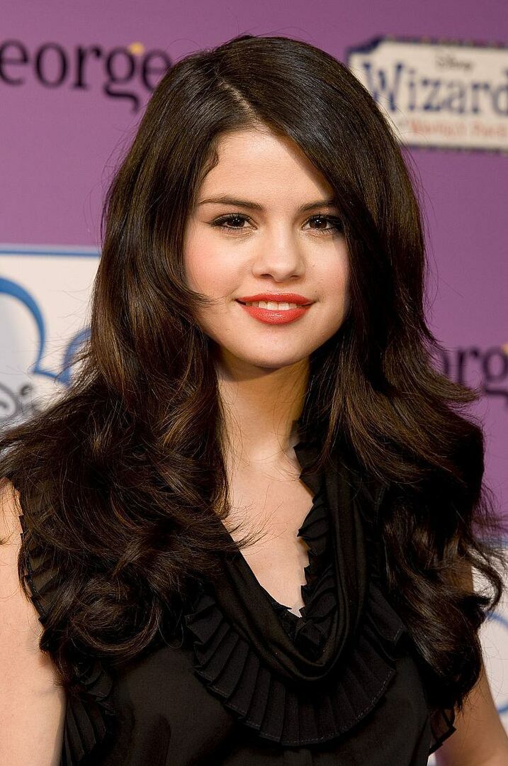 Selena Gomez to najmłodsze nazwisko, które zarabia pieniądze w mediach społecznościowych