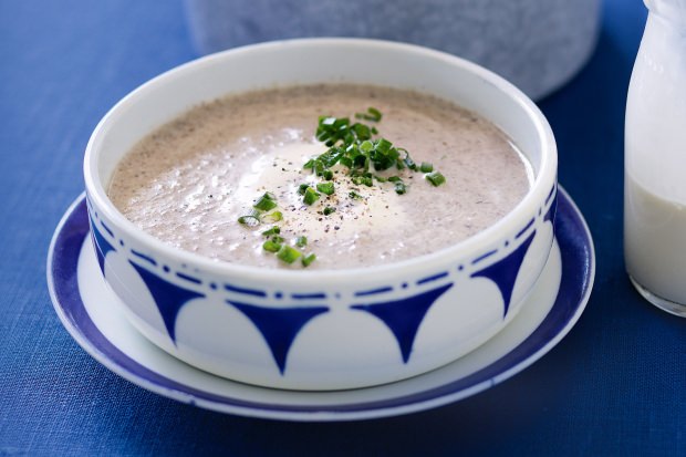 Jak zrobić zupę grzybową z mięsem mielonym? Najłatwiejszy przepis na zupę grzybową