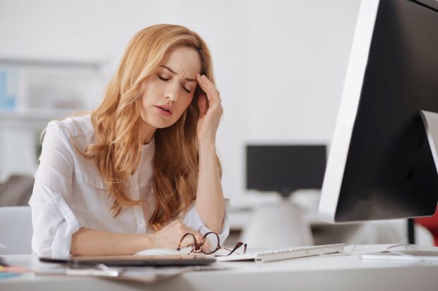 Przewlekłe zmęczenie powoduje bóle głowy