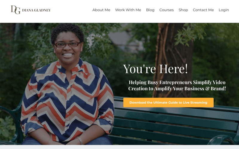 zrzut ekranu strony internetowej Diany Gladney, podkreślającej jej chęć pomocy zapracowanym przedsiębiorcom w uproszczeniu tworzenia filmów
