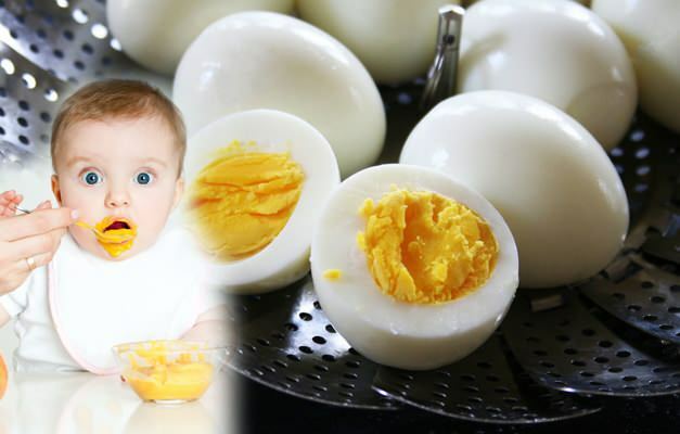 Jak karmić niemowlęta żółtkami jaj? Kiedy żółtko podaje się niemowlętom?