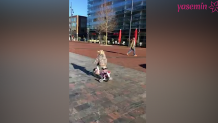 Mała dziewczynka na rowerze rywalizowała z glinami!