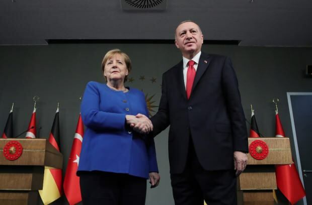 Stambulski udział kanclerz Angeli Merkel w Stambule wstrząsnął mediami społecznościowymi!