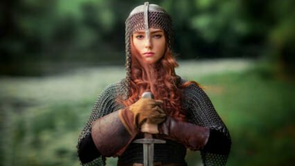 Szwedzka dziewczynka znalazła w jeziorze 1500-letni miecz