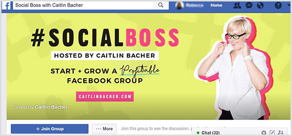 Zdjęcie na okładce grupy na Facebooku dla Social Boss, którego gospodarzem jest Caitlin Bacher, ma żółte tło, różowe akcenty na tekście i zdjęcie Caitlin podciągającej kołnierzyk koszuli.