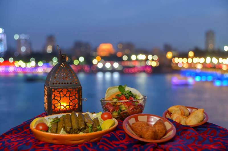 Dyt. Specjalne sugestie dietetyczne od Seny Karahana na miesiąc Ramadanu