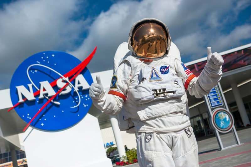 NASA (ODKRYWANIE PRZESTRZENI)
