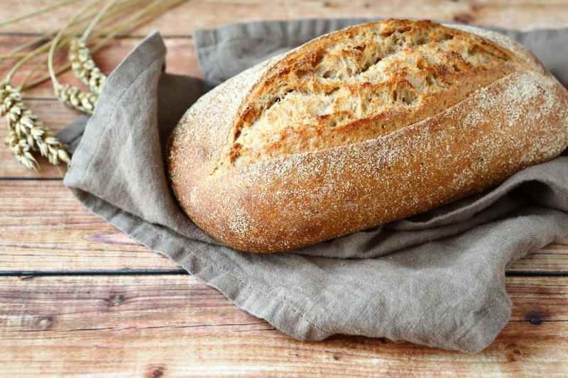 Jak zrobić przaśny chleb? Najłatwiejszy przepis na chleb bez drożdży