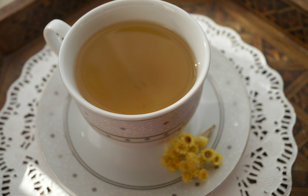 Oto cudowny przepis na herbatę, który spala tłuszcz