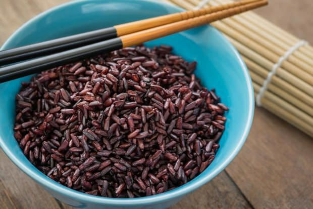jak spożywać czarny ryż