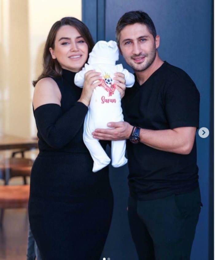 Para Yağmur-Sabri Sarıoğlu po raz pierwszy pokazała twarze swoich dzieci