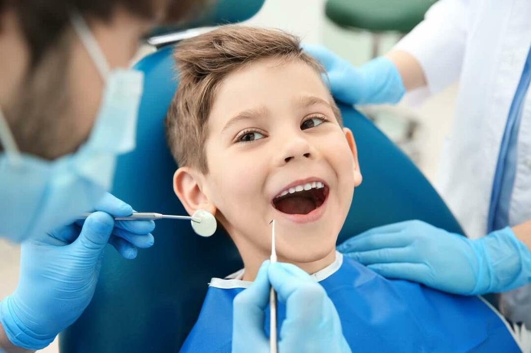Kiedy dzieci powinny korzystać z opieki stomatologicznej?