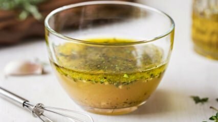 Przepis na sos, który je sałatki, nawet jeśli nie jesz warzyw