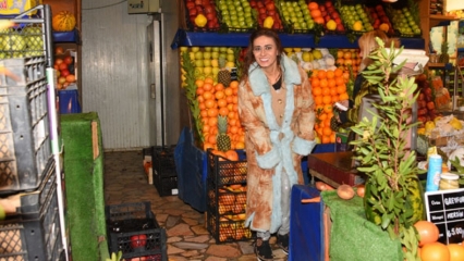Zakupy owoców o wartości 300 TL od Yıldız Tilbe