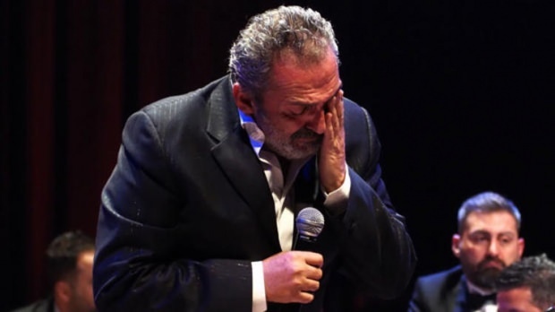 Yavuz Bingöl nie był w stanie kontrolować swoich łez na scenie