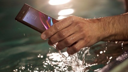Co należy zrobić, gdy telefon wpadnie do wody?