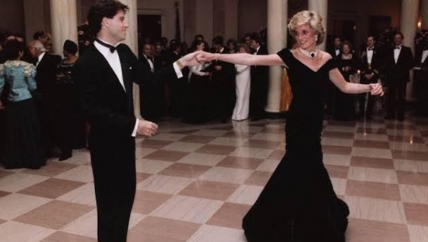 Sukienka Princess Diana sprzedana za 264 000 £ (2 miliony TL)