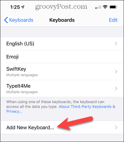 Stuknij Dodaj nową klawiaturę w Ustawieniach iPhone'a