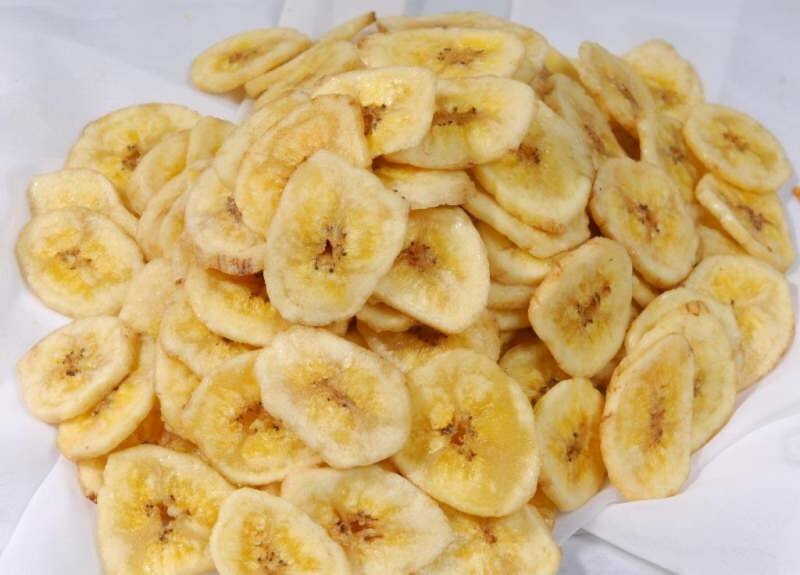 Jak zrobić pieczone plastry banana? Przepis na pieczone plastry bananów w domu