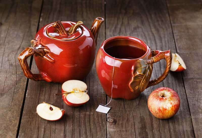 Bardziej korzystna jest herbata jabłkowa ze skórek jabłek.