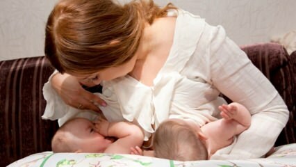 Jak należy karmić piersią bliźniaczki? Pozycje do karmienia piersią dla bliźniaków