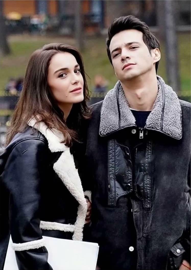 Hafsanur Sancaktutan i Mert Yazıcıoğlu, główni aktorzy serialu Darmaduman
